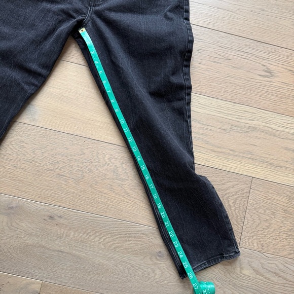 Abercrombie & Fitch The Mom High Rise Curve Love Jeans - Picture 8 of 8